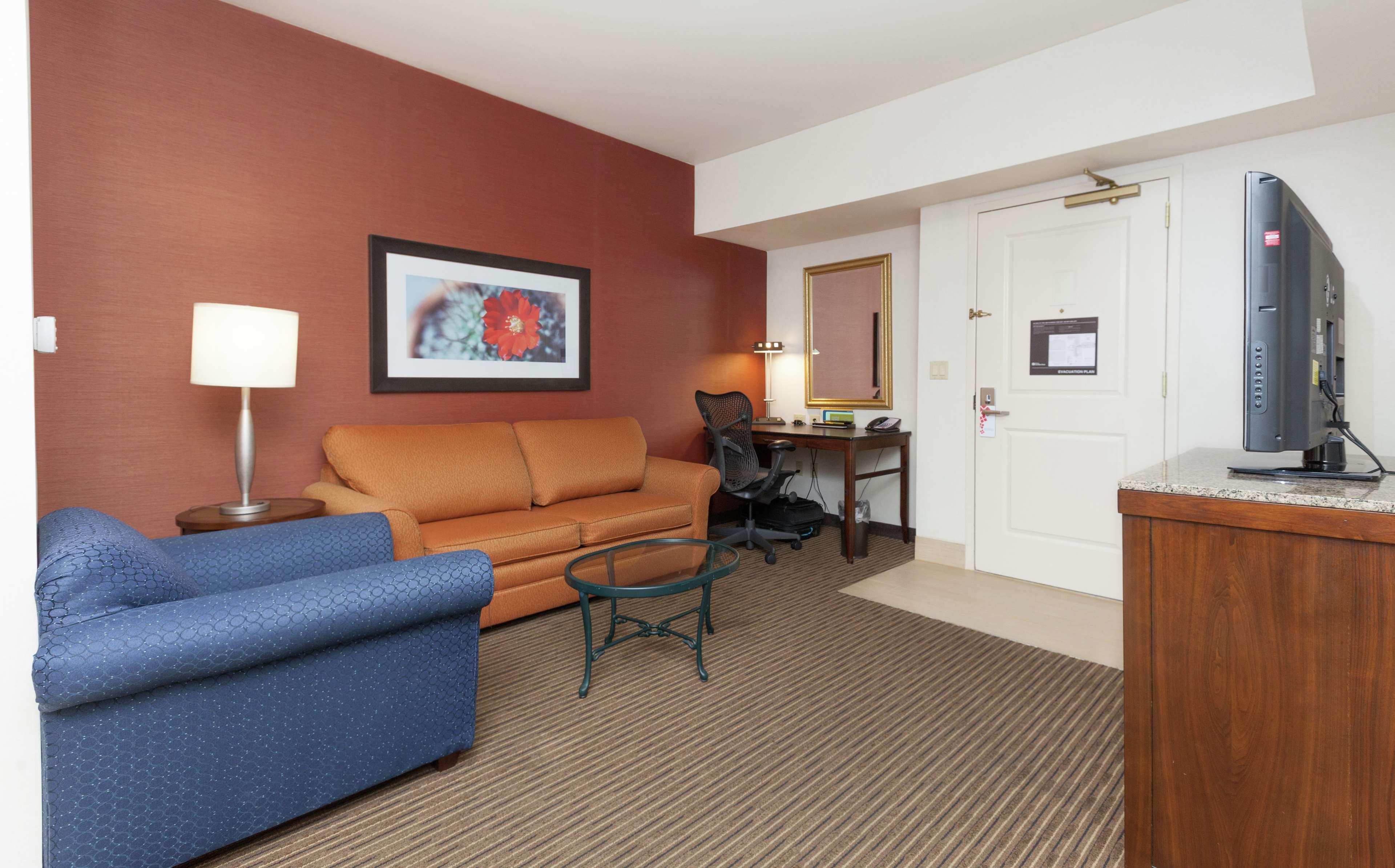 Hilton Garden Palm Springs/rancho Mirage Hotel