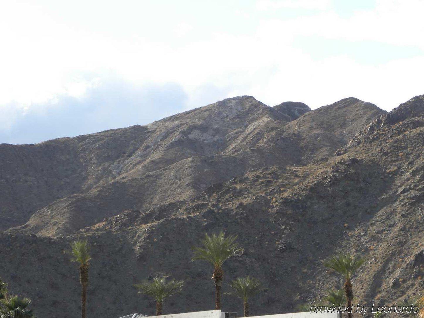 Hilton Garden Palm Springs/rancho Mirage Hotel